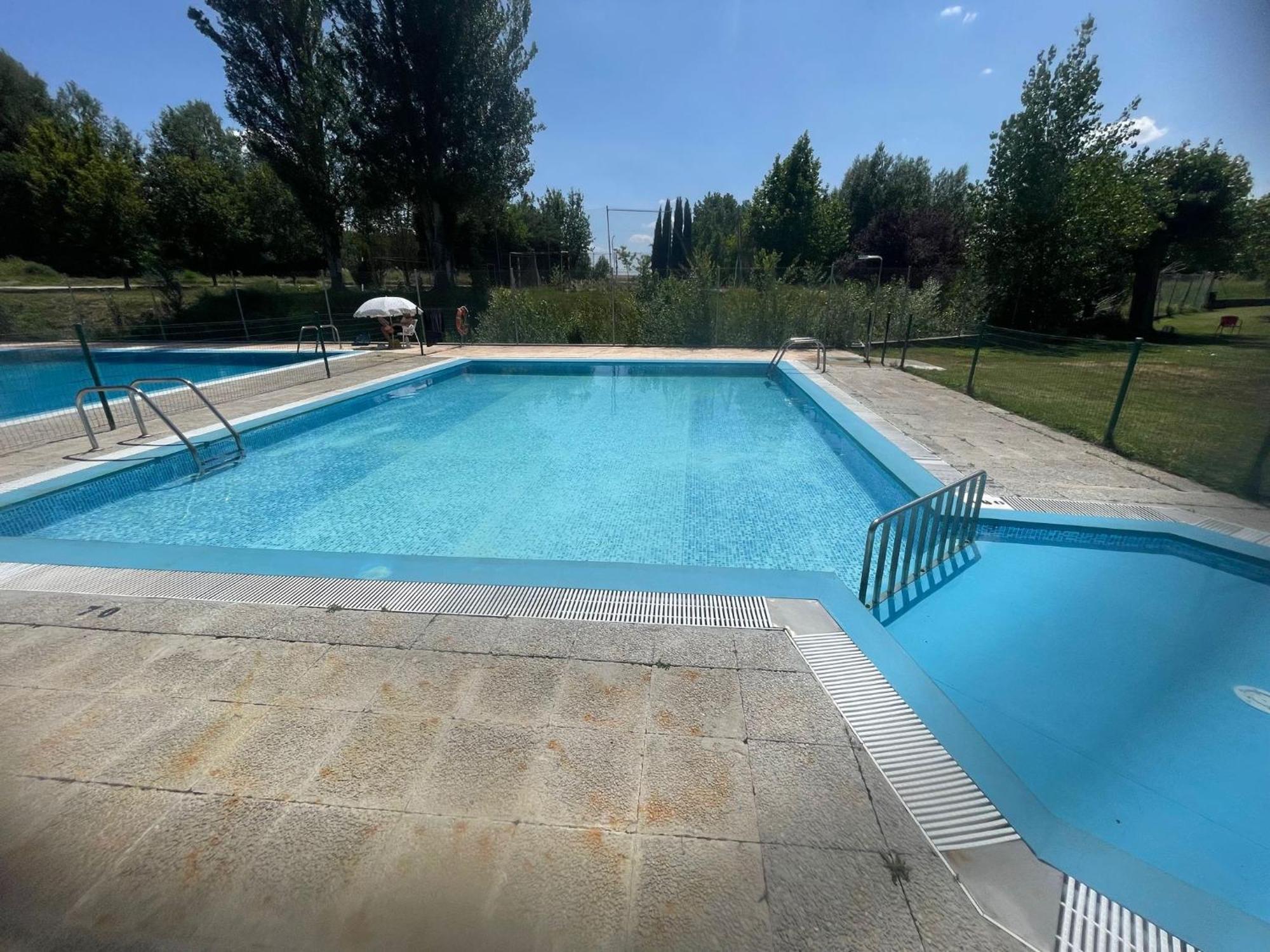 Apartamento Ribera Del Duero Reserva Tubilla del Lago Bagian luar foto