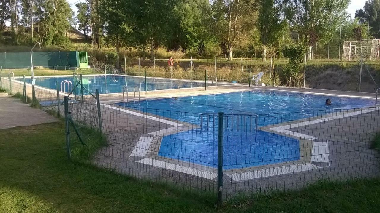 Apartamento Ribera Del Duero Reserva Tubilla del Lago Bagian luar foto